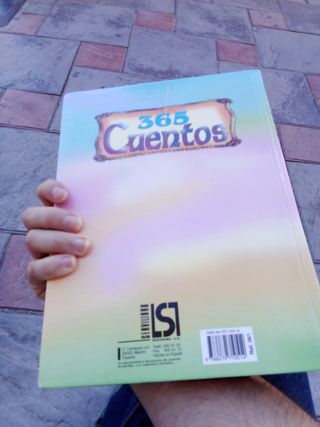 365 Cuentos Famosos
