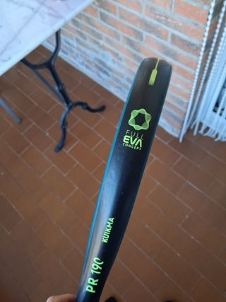 Pala pádel + 3 pelotas Kukma