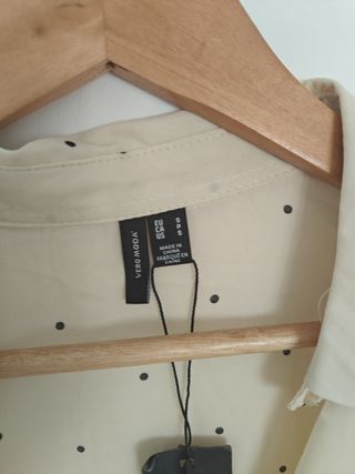 Blusa Vero Moda lunares beige T-S
