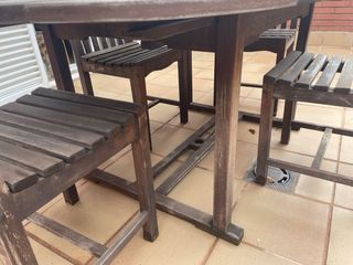 Mesa y 4 sillas jardín madera
