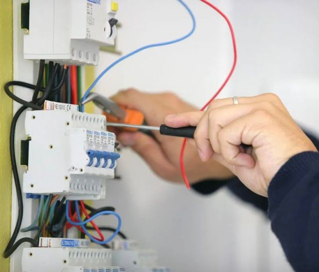 Electricista económico para pequeñas instalaciones