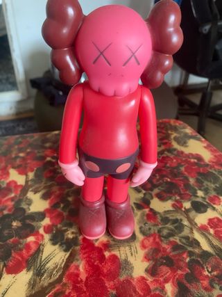 Figura KAWS Compañero