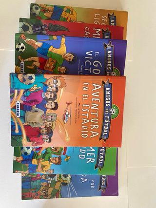 Colección infantil Amigos del fútbol. 
