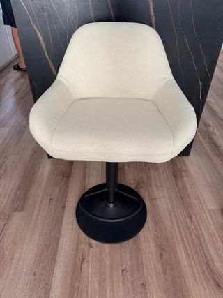 Taburete bar regulable beige sin estrenar