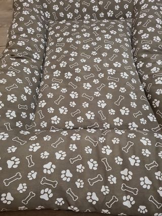 Cama para perro mediano / grande marrón-negro