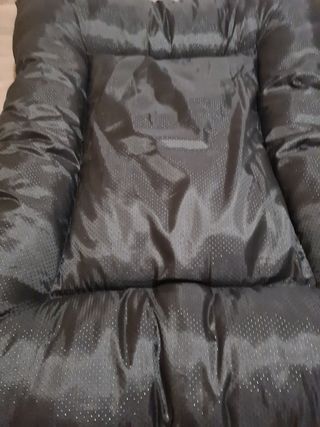 Cama para perro mediano / grande marrón-negro