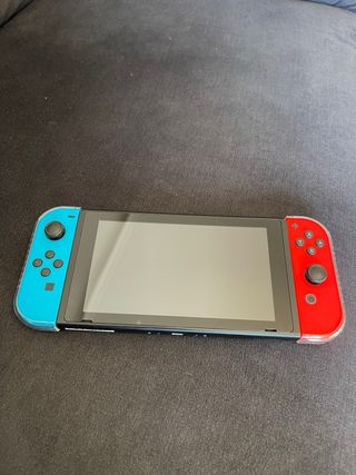 Nintendo Switch + 5 juegos