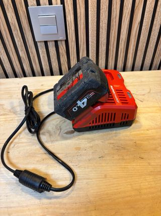 Cargador y Batería Milwaukee M18 4.0
