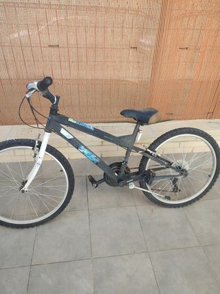 Bicicleta para arreglar/ piezas