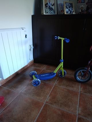 Patinete infantil + bici, juegos