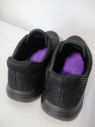 Skechers Summits - Negras - Talla 36 Mujer