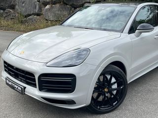 Porsche Cayenne Coupé Turbo 4.0 V8 Biturbo 550CV