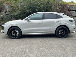 Porsche Cayenne Coupé Turbo 4.0 V8 Biturbo 550CV