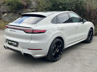 Porsche Cayenne Coupé Turbo 4.0 V8 Biturbo 550CV
