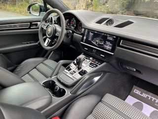 Porsche Cayenne Coupé Turbo 4.0 V8 Biturbo 550CV