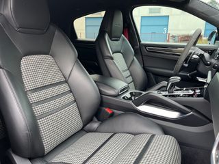 Porsche Cayenne Coupé Turbo 4.0 V8 Biturbo 550CV