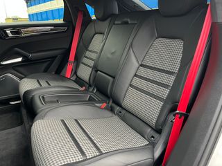 Porsche Cayenne Coupé Turbo 4.0 V8 Biturbo 550CV