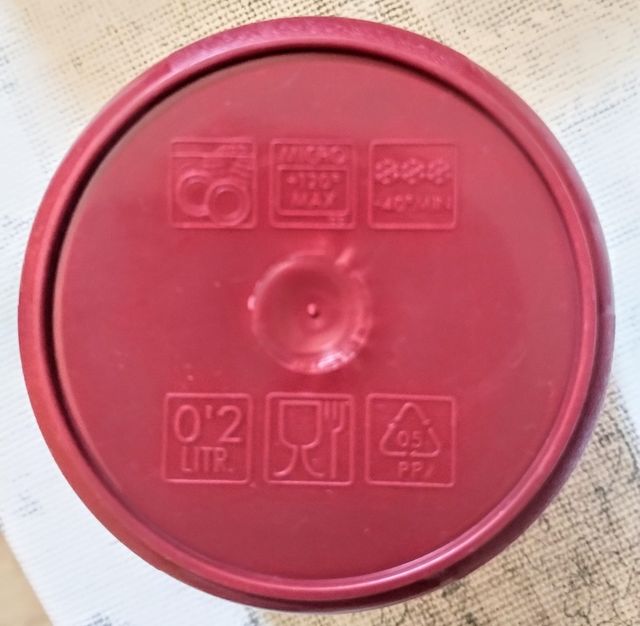 Tuppers Tatay rojos y blancos