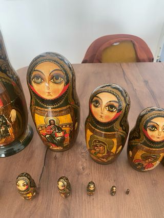 Matrioske russe - 12 bambole dipinte a mano