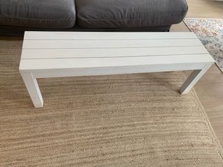 Banco blanco de madera