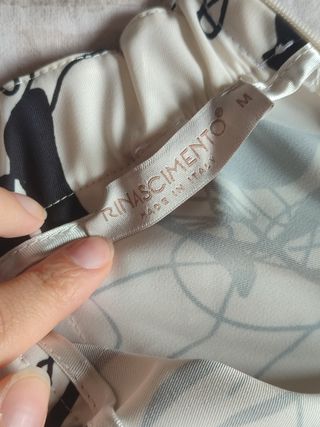 Pantaloni eleganti bianco-neri gamba larga. 