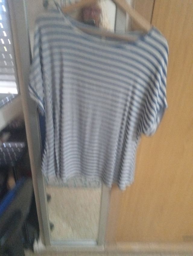 Blusa rayas azul-blanco cómoda