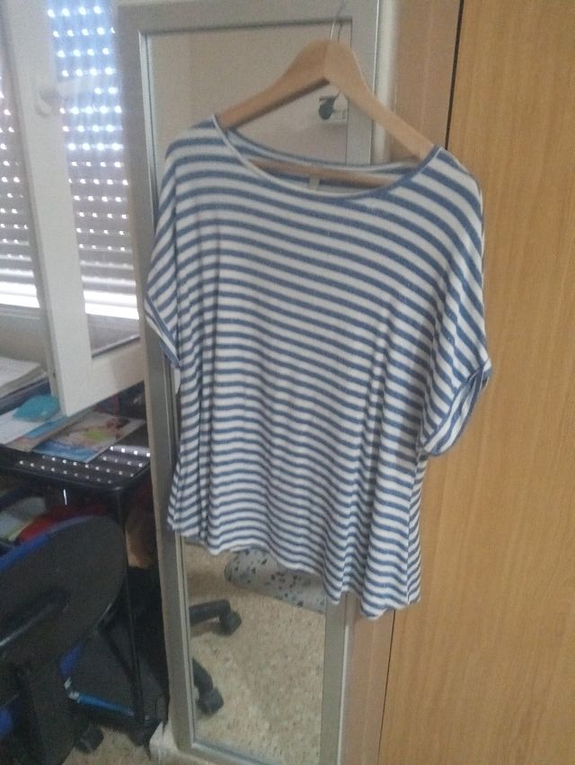 Blusa rayas azul-blanco cómoda