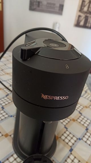 Cafetera Nespresso Vertuo Delonghi