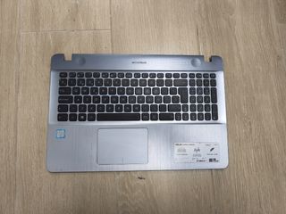 Asus F541U: Teclado superior