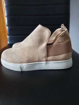 Botines niña, deportivos, ante talla 34 