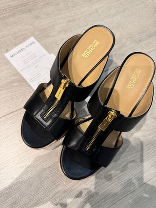 Zuecos Michael Kors negros - cuña