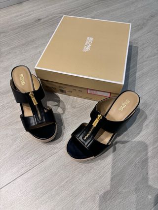 Zuecos Michael Kors negros - cuña