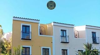 Casa adosada en alquiler en Casares