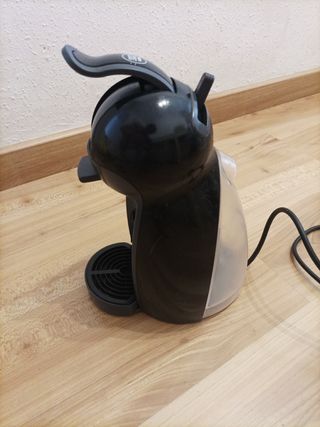 Cafetera Dolce Gusto negra