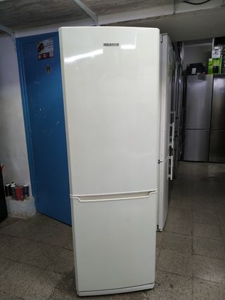 Nevera Samsung 1.82cmx60cm No Frost 
