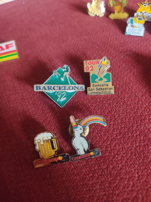 Set di 50 spille vintage classiche