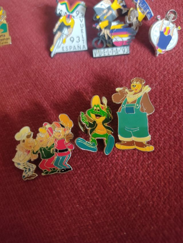 Set di 50 spille vintage classiche