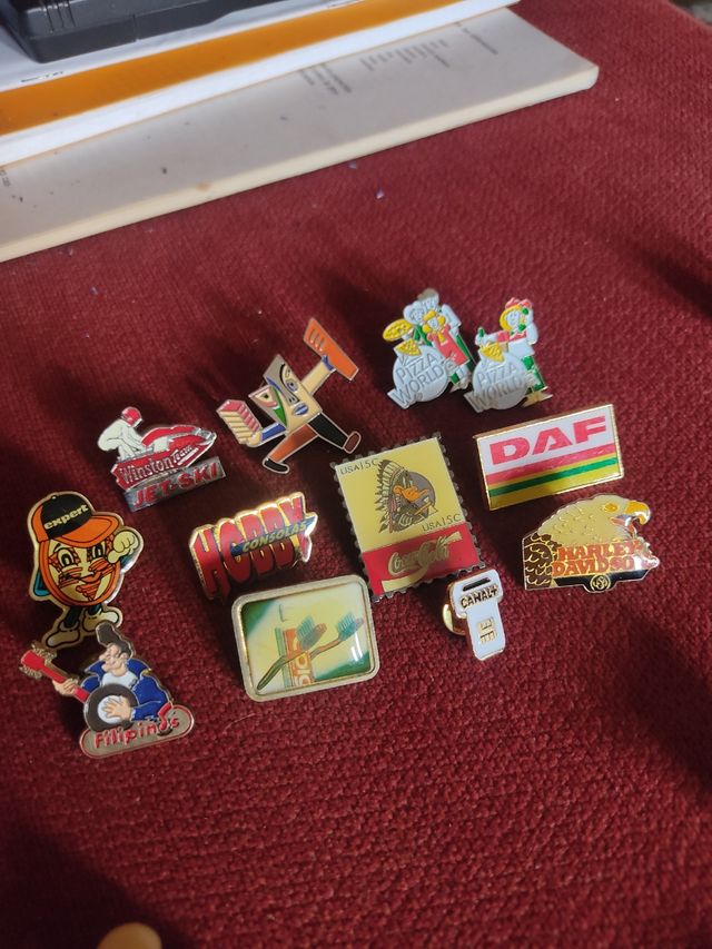 Set di 50 spille vintage classiche