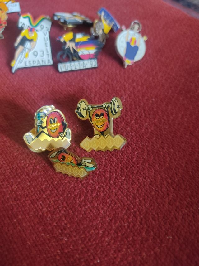 Set di 50 spille vintage classiche