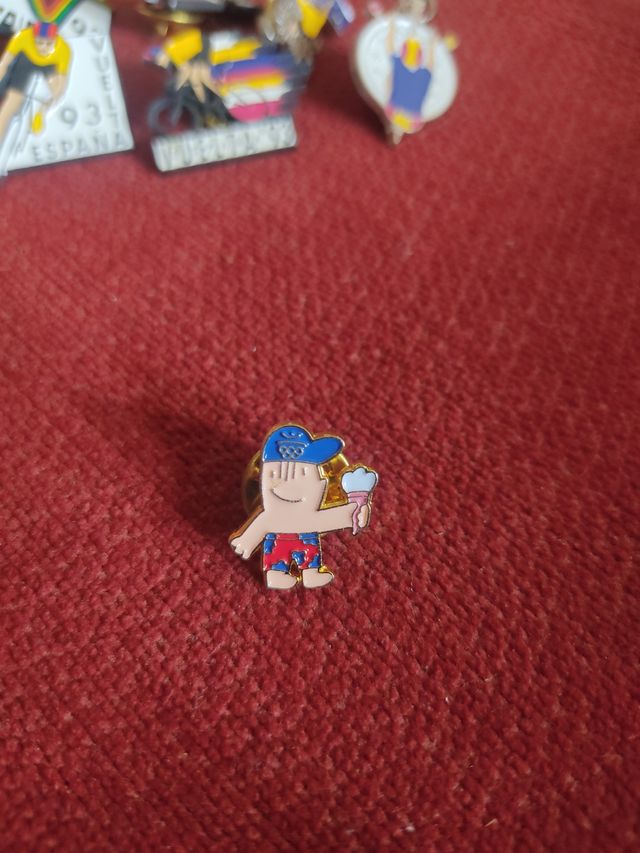 Set di 50 spille vintage classiche