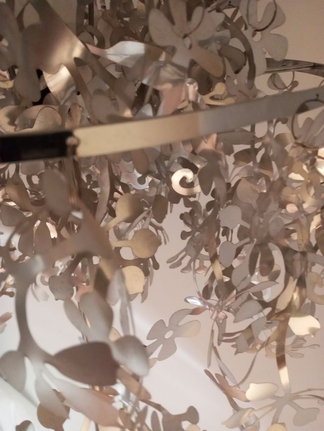 Lámpara metal estilo floral