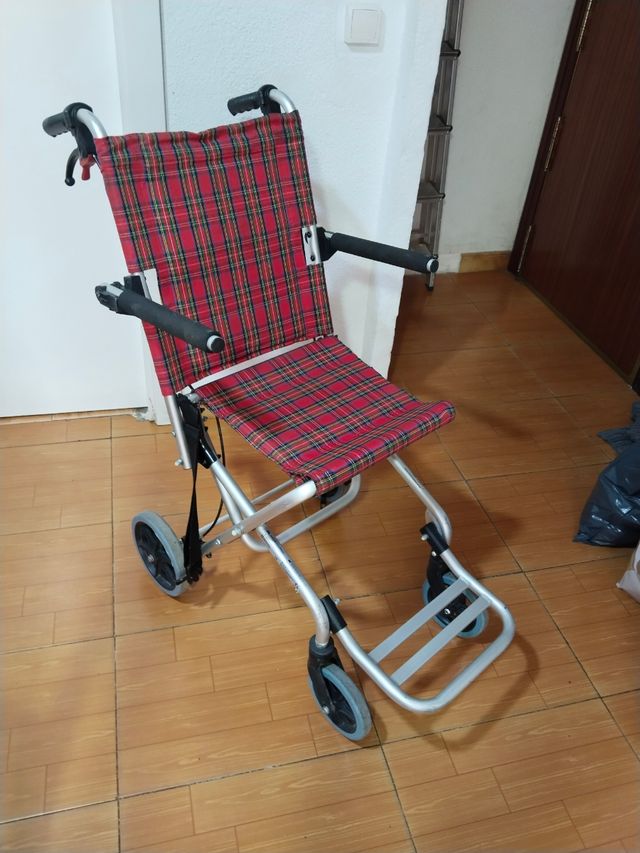 Silla ruedas aluminio Moviclinic
