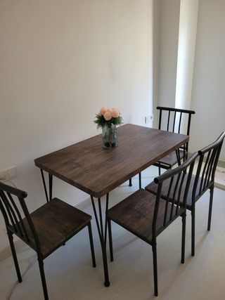 Mesa comedor + 4 sillas