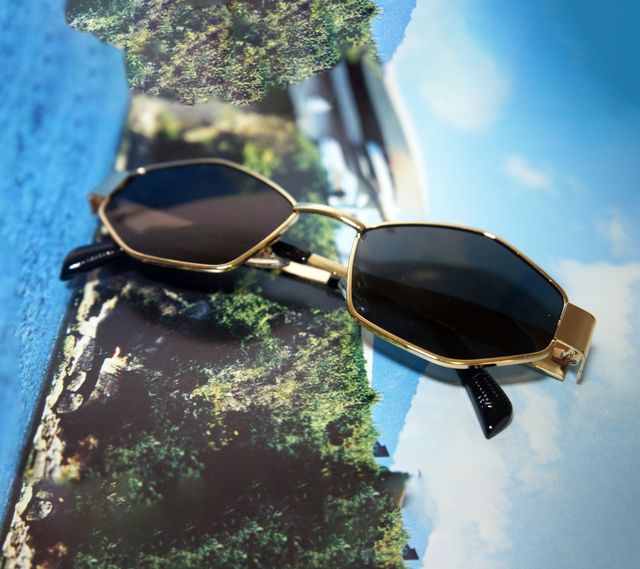 Gafas de sol estilo 90's doradas