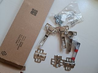 Puerta cristal estantería blanca