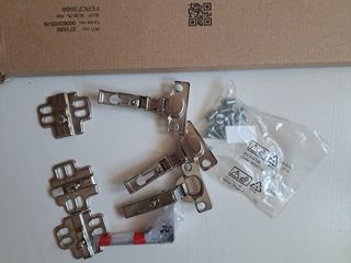 Puerta cristal estantería blanca