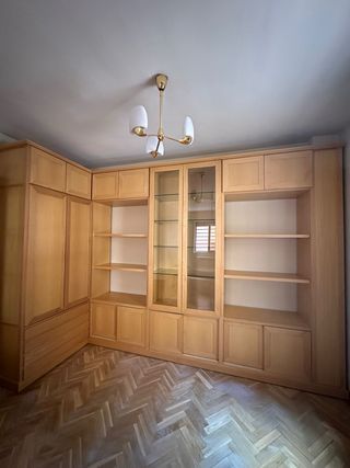 Ofrezco gratis estantería salón/despacho/expositor