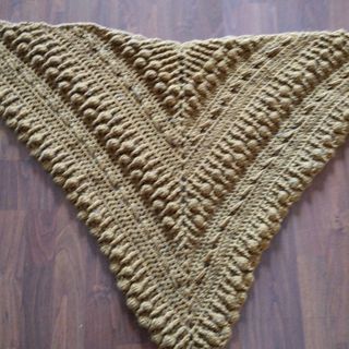 Chal marrón claro  tejido a crochet