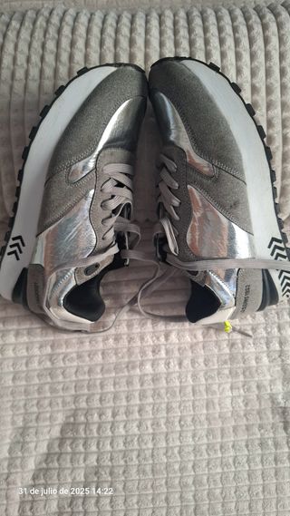 Zapatillas grises y plateadas mujer