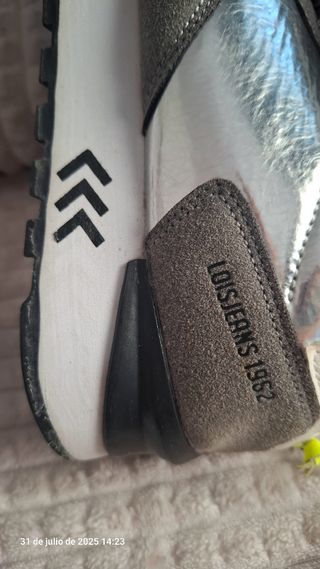 Zapatillas grises y plateadas mujer